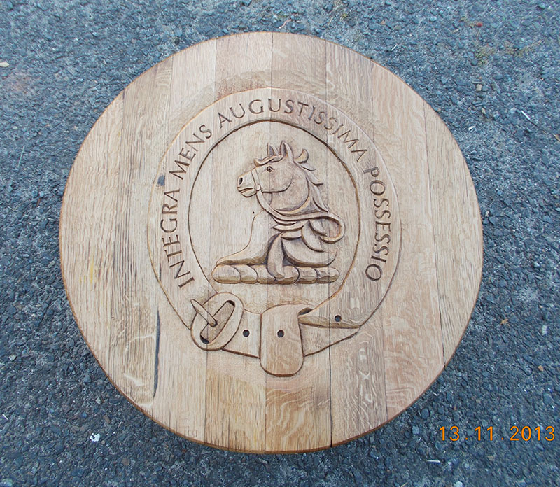 Integra Mens Augustissima Possessio | Hand Carved barrel-end